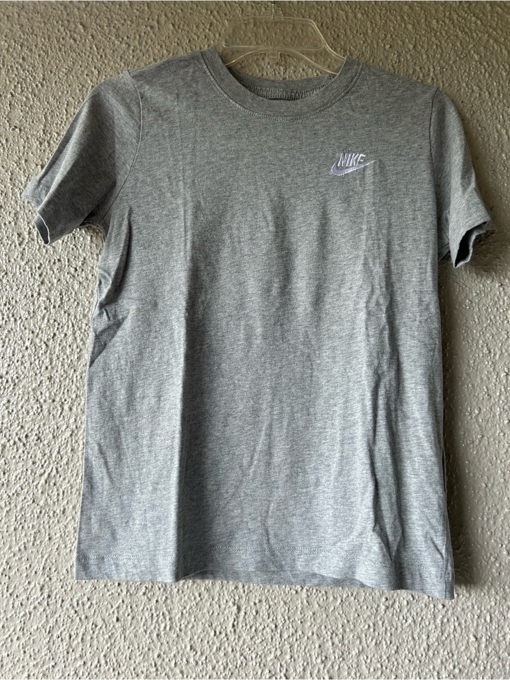 Nike Gray Short Sleeve Crew Tee with small Logo boys large like new